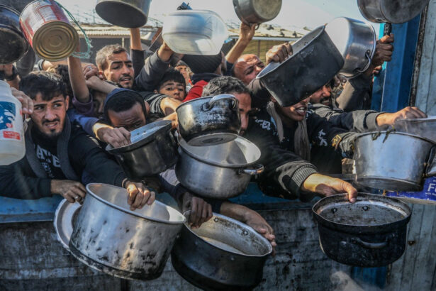 onu acuza israelul ca se foloseste de ajutorul umanitar ca de o arma exista o nevoie disperata de hrana oamenii cauta in gunoaie 681a0380ed138