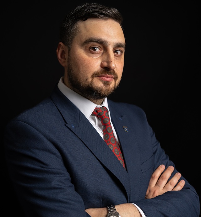 Evaluări: După scrutin, se prezintă factura. Un lider, un buget și o mulțime de datorii. 1 opinii dupa vot vine nota de plata un presedinte un buget si prea multe restante 682572c5ccb42