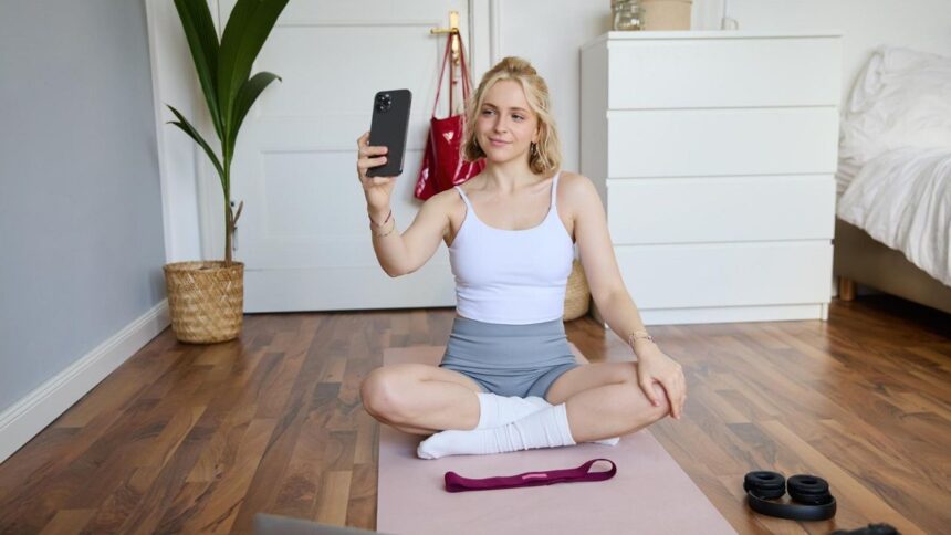 (P) Gadgeturile inovatoare transformă viața de zi cu zi a femeilor în 2025 1 p gadgeturile moderne le schimba rutina personala a femeilor in 2025 68344e296df23