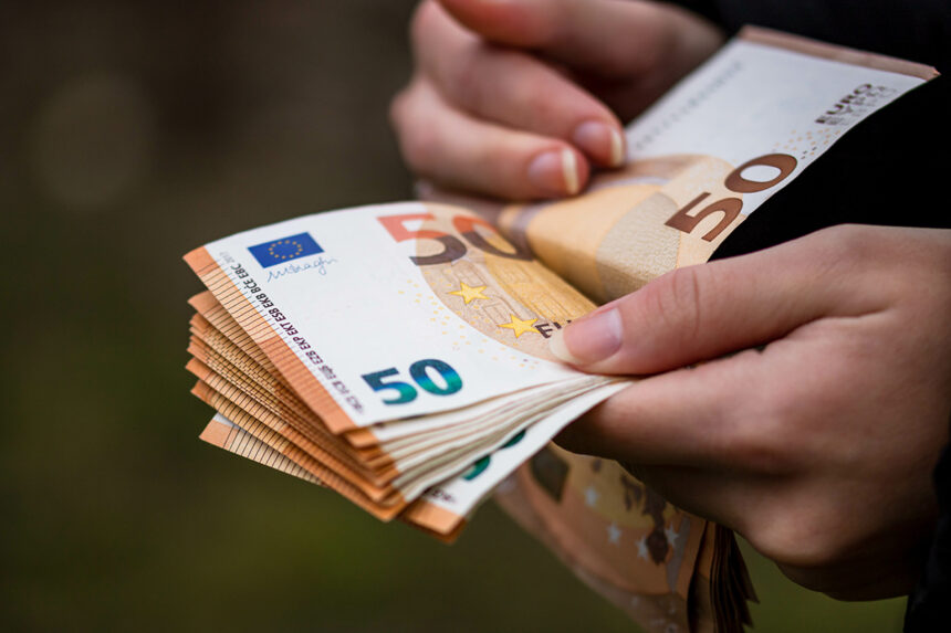 Parlamentul European solicită extinderea cu 18 luni a termenului pentru inițiativele din PNRR, informează Victor Negrescu. 1 parlamentul european cere prelungirea cu 18 luni a termenului pentru proiectele din pnrr anunta victor negrescu 68222a7f7a33c