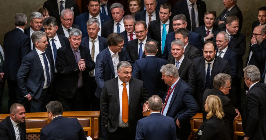 Propunerea controversată a partidului lui Viktor Orban: un cadru legislativ inspirat din Rusia pentru reglementarea societății civile 1 partidul lui viktor orban propune o lege ca in rusia pentru a controla societatea civila 682476848dbbb