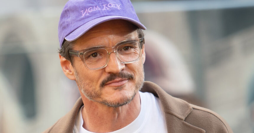 Pedro Pascal își exprimă dezacordul față de J.K. Rowling: Critica sa împotriva comunității trans, un gest reprobabil. 1 pedro pascal o ataca pe j k rowling pentru opiniile ei impotriva persoanelor trans comportament de ratat odios 6818a62984b22