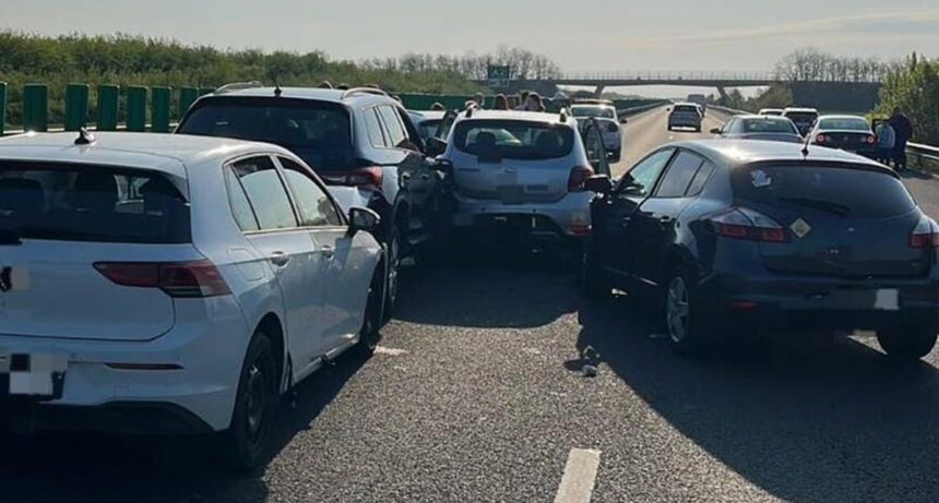 Poliția Română îndeamnă la calm după incidentul de pe A2, București – Constanța: nu vă faceți griji, marea rămâne aici! 1 politia romana reactie dupa accidentul de la autostrada a2 bucuresti constanta oameni buni marea nu pleaca 68134f3a8e18b