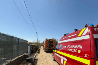 pompierii sunt in alerta un incendiu a izbucnit in costinesti 6814f4ae33bba