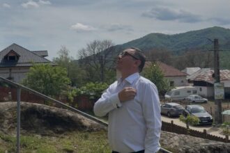 ponta a votat langa manastire am pontat cu credinta ca dumnezeu ne a dat o tara si un popor binecuvantat 68176bd838a89