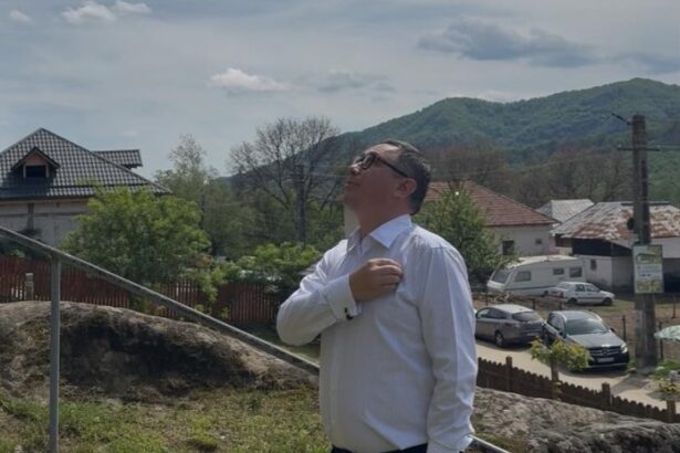 ponta a votat langa manastire am pontat cu credinta ca dumnezeu ne a dat o tara si un popor binecuvantat 68176bd838a89