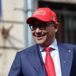 Ponta: „Nu am intenția de a conduce PSD și nu voi aspira la președinția partidului, deși am o afecțiune profundă pentru el; consider că în viață nu trebuie să ne întoarcem în trecut.” 3 ponta nu mi doresc sa preiau psd si nu voi fi presedintele psd desi tin foarte tare la partid dar cred ca in viata nu te intorci in trecut 6825bd460ab1d