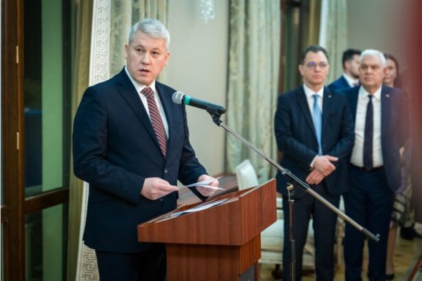 premierul interimar catalin predoiu primele discutii azi cu ministrii la palatul victoria 681af3d8a58af