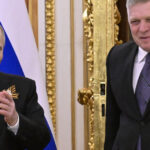 premierul slovac a luat in deradere incercarile ue de a l impiedica sa participe la parada de la moscova ce a vorbit cu putin 681f57a01aa80