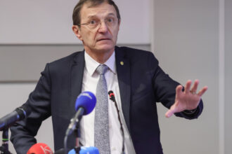 presedintele academiei romane este fundamentala mentinerea acestei tari si mentinerea acestui popor pe traiectoria lui europeana 6825c13ee0bf2