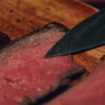 Creșterea alarmantă a prețului cărnii de vită în SUA: Fermele se confruntă cu o reducere drastică a efectivului de bovine, atingând cele mai scăzute valori din ultimele șapte decenii. 3 pretul carnii de vita din sua a crescut semnificativ crescatorii de animale au redus numarul de bovine din ferme la cel mai mic nivel din ultimii 70 de ani 682225e6ef222