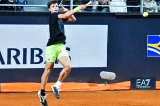 pretul de platit ce i s a intamplat unui jucator in italia pentru ca a stat prea mult la baie in timpul unui meci de tenis 6825d4a53e4d4