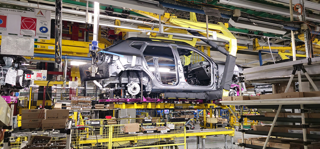 Declinul industriei auto în România: O divergență față de ambițiile de producție ale Dacia și Ford 1 productia de automobile din romania cade contradictie cu planurile de productie ale dacia si ford 682ea5b8994dc