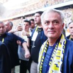 "Mourinho va continua la Fener? Președintele dezvăluie detalii surprinzătoare despre o propunere fabuloasă!" 3 ramane mourinho presedintele lui fener a dat raspunsul si a dezvaluit o oferta neverosimila 681bb6a966082