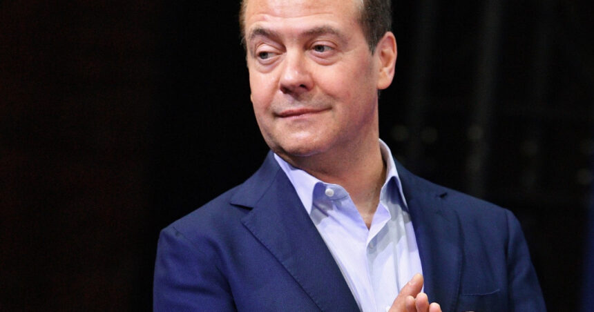 Medvedev își exprimă poziția după pactul între SUA și Ucraina privind resursele rare 1 reactia lui medvedev dupa acordul sua ucraina pe mineralele rare 6813540a53f60