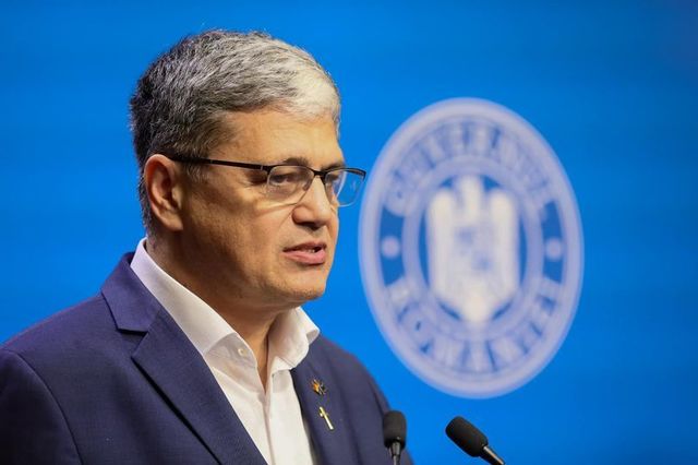 Reforma fiscală în așteptare: O inițiativă promisă după alegeri, dar incertitudinea sprijinului parlamentar persistă. Ministrul Finanțelor subliniază necesitatea consultării publice și implicarea viitorului guvern în acest demers. 1 reforma fiscala un proiect ar putea fi initiat dupa alegeri insa nu este clar cu ce sprijin in parlament ministrul finantelor a declarat anterior ca reforma fiscala nu poate fi adoptata fara 681cc695e5d01