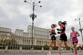 restrictii de trafic pentru semimaratonul bucuresti peste 10 000 de alergatori participa la competitie 681f0186bc586