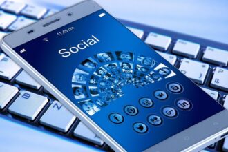 restrictii pregatite in romania pentru marile platforme precum facebook tiktok youtube x amenzi de 3 din cifra de afaceri anuala globala 6838d64089ee3