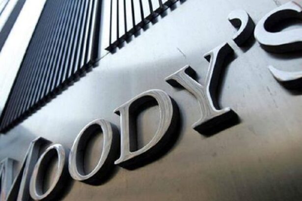 retrogradarea ratingului sua de catre moodys amplifica temerile investitorilor privind sustenabilitatea fiscala 682ad05888923