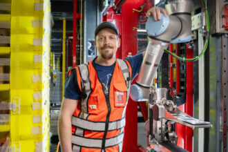 reusita amazon amenintare pentru angajati un robot cu simt tactil un salt fundamental in domeniul roboticii 68221301afe85