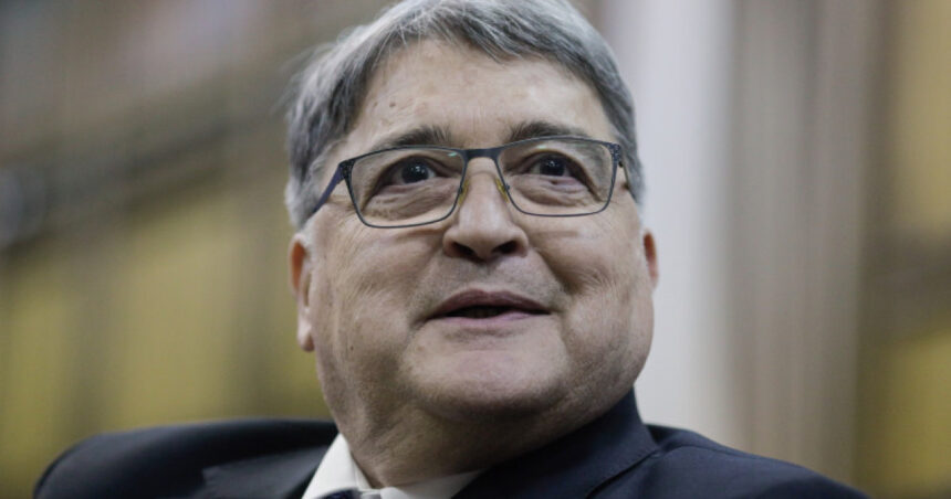 România a amânat contribuția la fondul european destinat susținerii militare a Ucrainei. Ce declarații face Emil Hurezeanu despre posibilele sancțiuni? 1 romania a intarziat plata cotizatiei la fondul ue care sprijina militar ucraina ce spune emil hurezeanu despre penalitati 68382f07cc57f