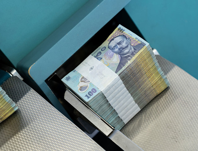 România propune suspendarea aplicării Legii salarizării unitare în sectorul public, până la finalizarea ultimei solicitări de plată din PNRR, invocând necesitatea de a menține deficitul bugetar sub 5%. 1 romania doreste amanarea legii salarizarii unitare in sectorul bugetar pana la depunerea ultimei cereri de plata din pnrr motivul invocat este ca pentru aplicarea legii trebuie ca deficitul bugetar 6839a1c93a34b
