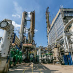 Romgaz ar putea decide în acest an să preia Azomureș, iar dacă decizia este favorabilă, combinatul de îngrășăminte va beneficia de gaze offshore din Neptun Deep. 3 romgaz poate lua o decizie privind preluarea azomures anul acesta daca va fi pozitiva combinatul de ingrasaminte va fi alimentat si cu gaze offshore din neptun deep 68304095ee80c