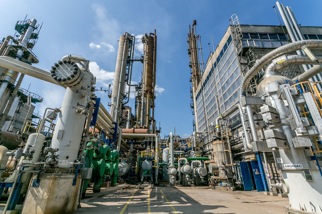 Romgaz ar putea decide în acest an să preia Azomureș, iar dacă decizia este favorabilă, combinatul de îngrășăminte va beneficia de gaze offshore din Neptun Deep. 1 romgaz poate lua o decizie privind preluarea azomures anul acesta daca va fi pozitiva combinatul de ingrasaminte va fi alimentat si cu gaze offshore din neptun deep 68304095ee80c