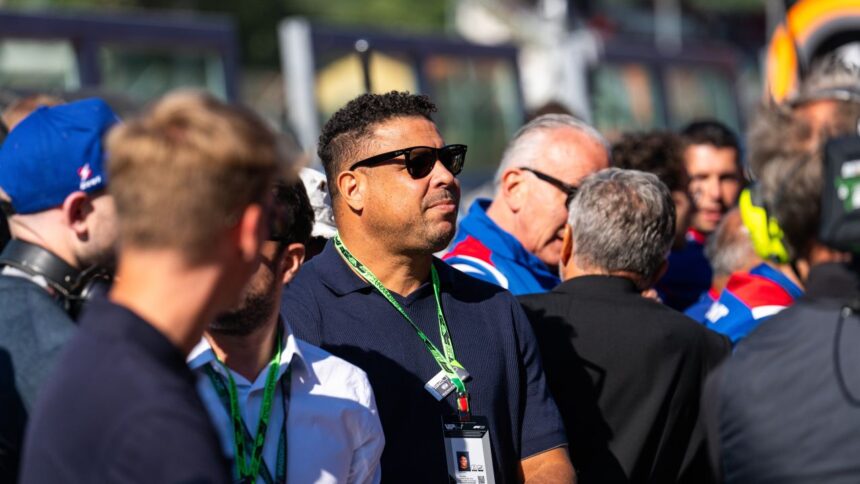 Ronaldo își cedează pachetul de acțiuni de la Real Valladolid! Cine devine noul proprietar? 1 ronaldo a vandut actiunile de la real valladolid cine a preluat actiunile 6830c6b42378f