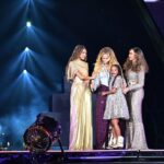 Rumi, fetița cea mică a lui Beyonce, strălucește alături de mamă. Ce spectacol a încântat-o pe micuță? 3 rumi fiica mai mica a lui beyonce aparitie rara alaturi de artista pe ce scena a urcat micuta 6814a3f63c976