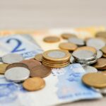 Veniturile medii în Europa: Luxemburg și Elveția, lideri la câștiguri, în timp ce România rămâne sub standardul UE. Disparități de peste șase ori între națiuni. 3 salariile medii in europa luxemburg si elvetia in topul veniturilor romania sub media ue diferente de peste 6 ori intre tari 6819f81659410