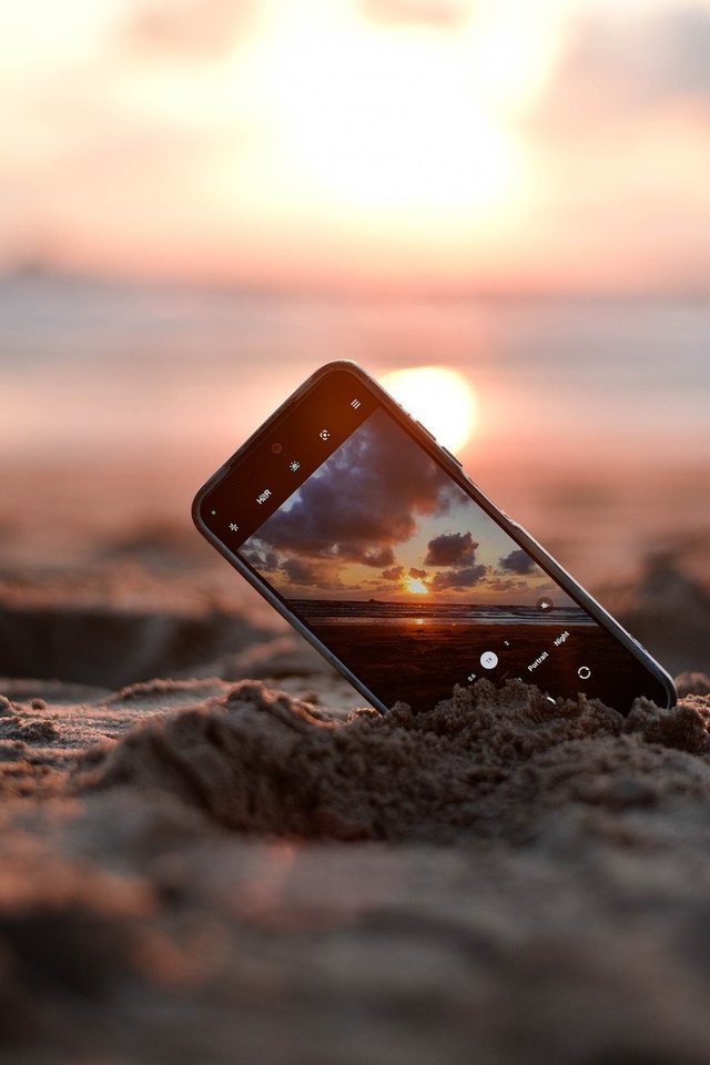 Samsung își diminuează câștigurile în România, în ciuda unei expansiuni de afaceri. Datoriile și creanțele au înregistrat o scădere semnificativă. 1 samsung isi reduce profitul in romania pe fondul unor afaceri in crestere datoriile si creantele au scazut puternic 6839383e1281e