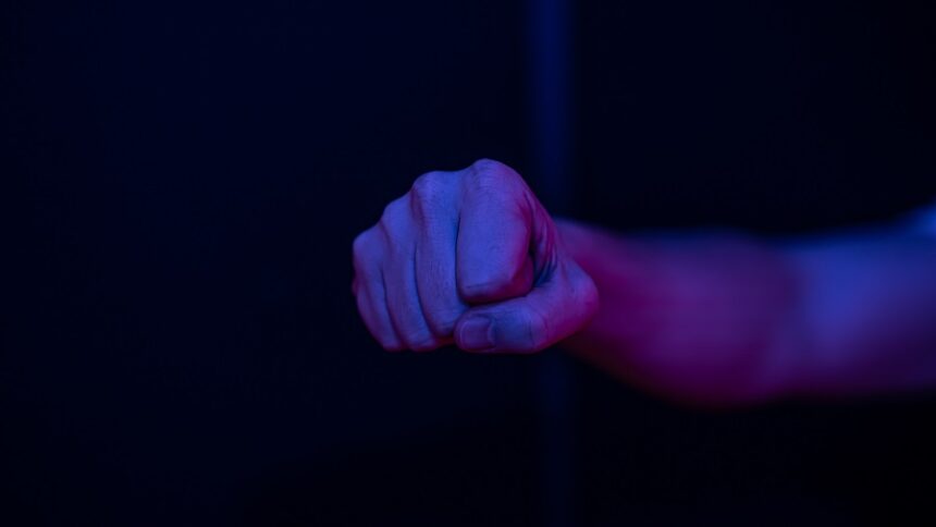 Conflicte la urne în Tulcea: Un alegător și șeful secției de votare, aproape de a se lua la bătaie. Provocatorul a primit o amendă! 1 scandal intr o sectie de votare din judetul tulcea un cetatean si presedintele sectiei de votare la un pas de bataie scandalagiul s a ales cu amenda 6829e94a548e8
