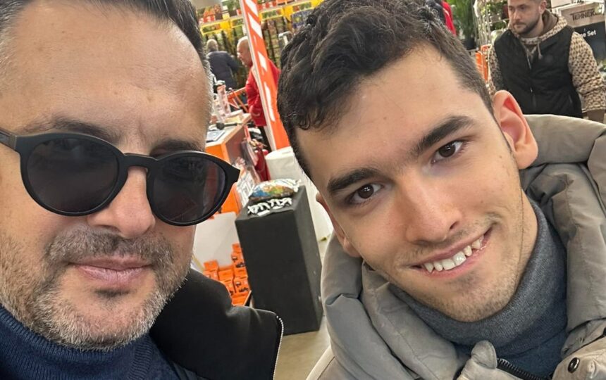 Mesajul emoționant al lui Mădălin Ionescu adresat fiului său Filip, diagnosticat cu hemipareză: „În România, copiii ca tine încă nu au locul pe care îl merită” 1 scrisoarea lui madalin ionescu pentru filip baiatul lui care sufera de hemipareza romania nu e inca un loc pentru copiii ca tine 682351ad4d65c