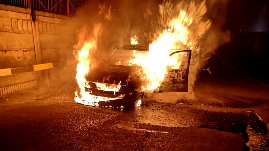 Apelul în cazul conflictului armat cu vehicul în flăcări din Mangalia: implicarea unor infractori notorii la judecată 1 se judeca apelul in dosarul reglarilor de conturi cu masina incendiata in mangalia sunt implicati infractori recunoscuti 6830f3eb44f25