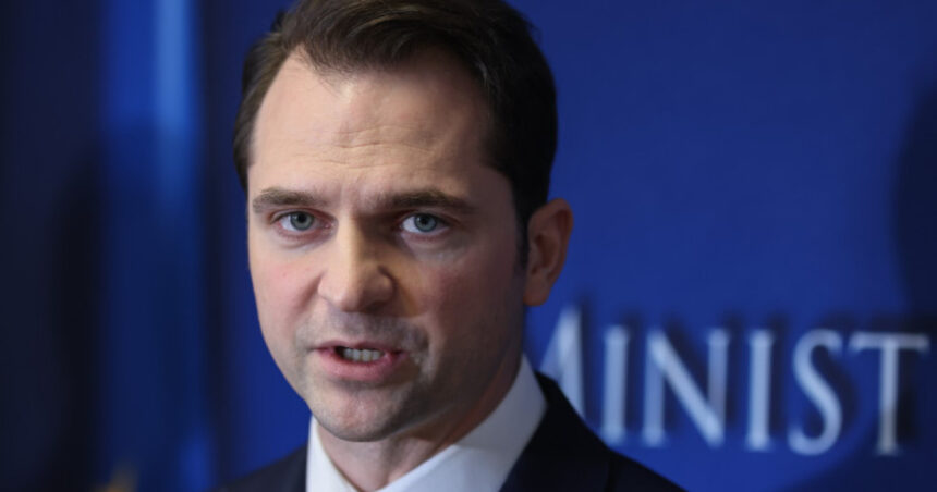 Sebastian Burduja: Creșterea facturilor la energie „nu va lua amploare” după 1 iulie. Protecția românilor vulnerabili rămâne garantată. 1 sebastian burduja facturile la energie nu vor exploda dupa 1 iulie romanii vulnerabili vor fi protejati 68384b2580ba4