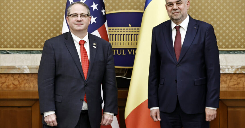 Reprezentantul american la București: România rămâne în cursa pentru Visa Waiver, fără a începe procesul de la început. 1 seful delegatiei sua prezente la bucuresti de alegeri romania nu e exclusa din visa waiver procesul nu se reia de la zero 6816f5fe1178c