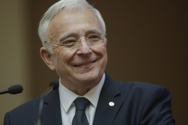 Mesaj de la Isărescu: Stabilitatea cursului valutar atinge un nou prag. BNR a investit în intervenții mai mult decât s-a estimat 1 semnal de la isarescu cursul este intr o zona de echilibru bnr a cheltuit pe interventii chiar mai mult decat s a vehiculat 682c6f260fd08