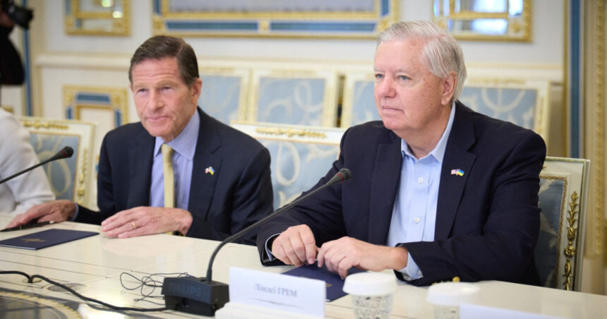 Senatul american se pregătește să aprobe un nou set de sancțiuni împotriva Rusiei, afirmă un senator din partea Partidului Republican. 1 senatul sua este asteptat sa adopte un proiect de lege pentru introducerea de noi sanctiuni rusiei spune un senator republican 683b22d3ae5db