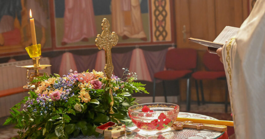 Împărăția Spiritului: Tradiții și Obiceiuri de 21 Mai în Cinstea Sfinților Constantin și Elena. Florile Care Aduc Noroc în Lăcașul Tău 1 sfintii imparati constantin si elena cele mai importante traditii si obiceiuri pe 21 mai care sunt florile care binecuvanteaza casa 682d522a42e44