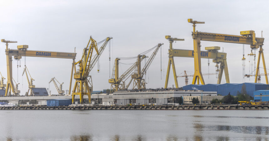 Protest al sindicaliștilor de la Damen Mangalia în capitală, cu o întâlnire programată cu ministrul Economiei! 1 sindicalistii damen mangalia protesteaza vineri la bucuresti o delegatie va fi primita de ministrul economiei 681dd1ba88963