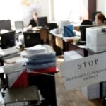 Sindicaliștii din sectorul public avertizează autoritățile că resursele sunt insuficiente. Consilier prezidențial: „Numărul mare de funcționari trebuie redus, competențele lor sunt îndoielnice” 3 sindicalistii din administratie publica spun guvernantilor ca sistemul este subdimensionat consilier prezidential zeci de mii de bugetari trebuie sa plece sunt incompeten 68308e66dc27c