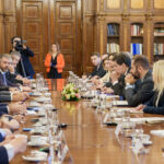 Sindicatele avertizează: Dialogurile de la Cotroceni cu antreprenorii riscă să favorizeze doar interesele financiare. 2 sindicatele daca discutiile de la cotroceni se poarta exclusiv cu mediul de afaceri propunerile vor fi in interesul capitalului 6839eebf6e892