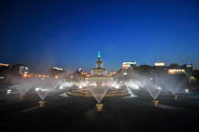 Fântânile Urbane din Piața Unirii își reiau magia din 23 mai, invitându-te într-o aventură fascinantă prin Universul Cinematografiei Legendare! 1 spectacolele de apa muzica si lumini de la fantanile urbane din piata unirii revin din 23 mai cu o calatorie spectaculoasa in galaxia filmelor legendare 682c6831225a3