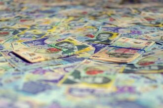 statul roman achita bugetarilor miliarde de lei pentru sporuri bonusuri si prime 6839c15e97dfe