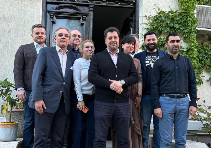 Târziu își dezvăluie viziunea politică: „Nu voi ceda în fața propagandiștilor angajați să ne atace în mass-media și pe rețelele sociale” 1 tarziu isi prezinta partidul nu voi mai face nici o concesie propagandistilor platiti sa ne atace in presa de partid si pe canalele de socializare 682f4399828a8