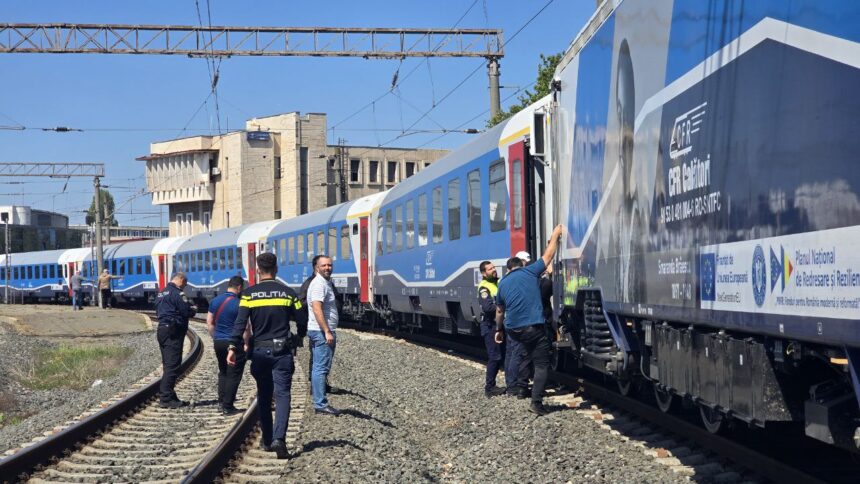 traficul feroviar reluat dupa ce doua trenuri s au ciocnit in gara constanta cfr calatori pasagerii vor fi preluati de un tren suplimentar 68176f2ca2c4a
