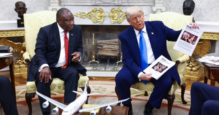 Trump l-a făcut de râs pe liderul Africii de Sud în Biroul Oval cu un material plin de dezinformare 1 trump l a umilit pe presedintele africii de sud in biroul oval cu un clip video plin de fake news 682f57b54a7d8