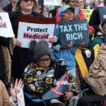Trump anunță impozite pentru miliardarii americani. Experții economici: Impactul s-ar resimți doar la 0,1% din cetățeni 3 trump promite taxe pentru cei mai bogati americani economisti ar afecta doar 01 din populatie 682035048a74b