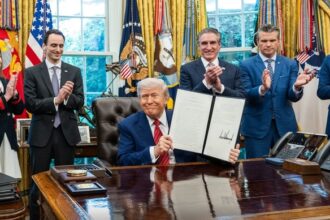 trump semneaza patru decrete prin care vrea o renastere in mars fortat a domeniului nuclear civil 683179c393ab8